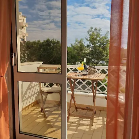 Pretty Sunny Guest Apartment Lagos Exterior photo